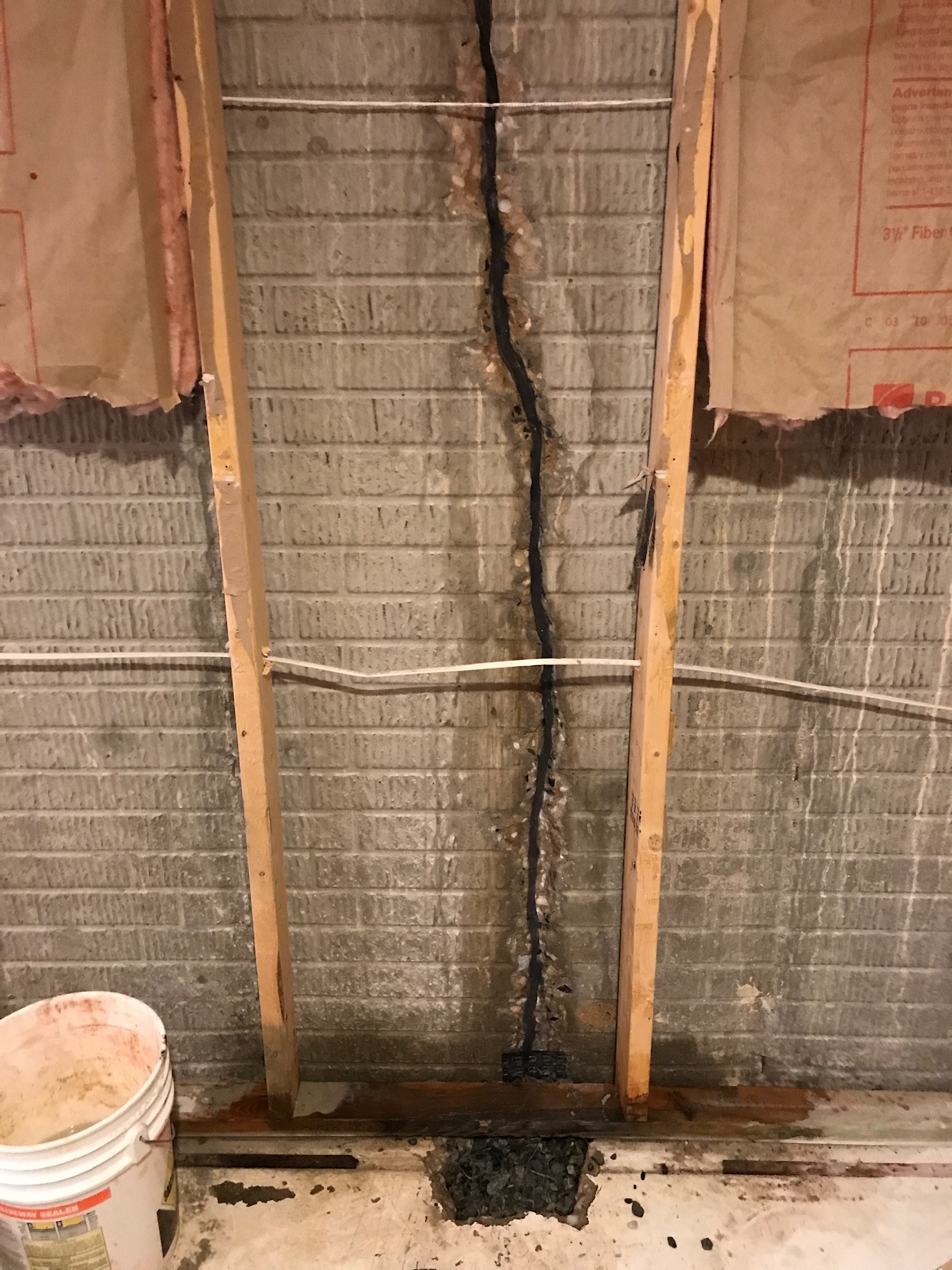 Vertical crack prepared for injection